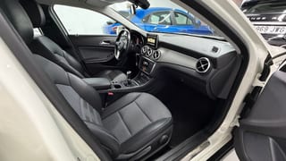 Miniatura de Mercedes GLA - Foto 17