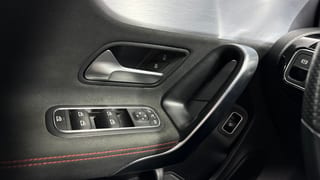 Miniatura de Mercedes CLA - Foto 23