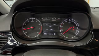 Miniatura de Opel Corsa GLP - Foto 15
