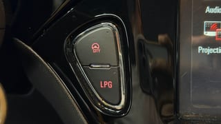 Miniatura de Opel Corsa GLP - Foto 9
