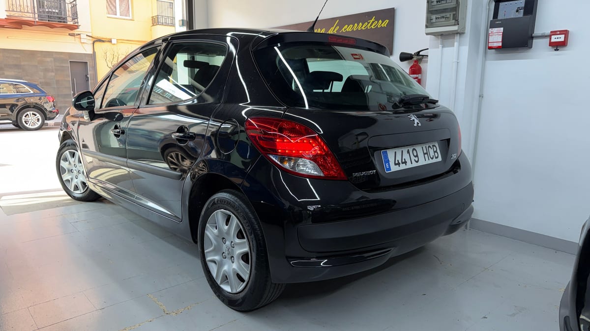 Coche de segunda mano Peugeot 207 en Barcelona - Vista 1