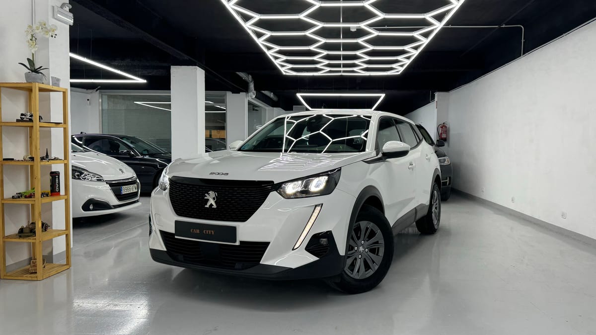 Coche de segunda mano Peugeot 2008 en Barcelona - Vista 1
